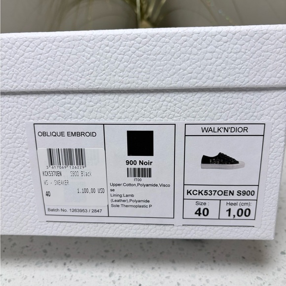 Walk'n'Dior Sneaker
Black Dior Oblique Embroidered Mesh - Picture 9 of 9